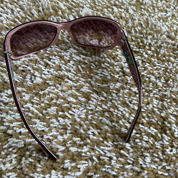 Coach - Picture 5 of 5